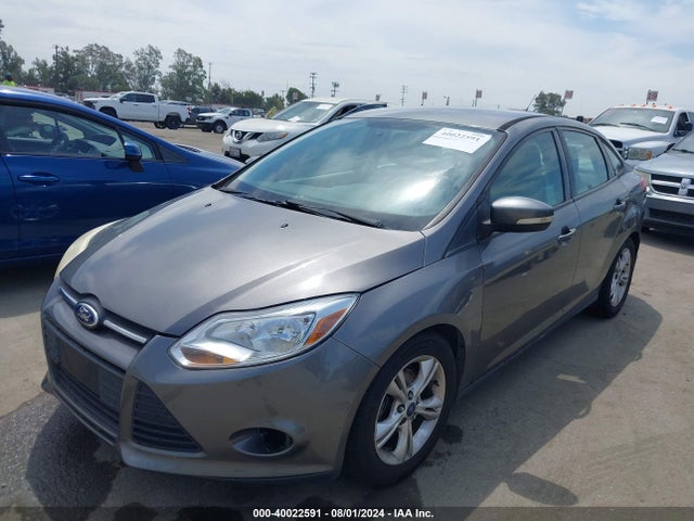 Ford FOCUS SE 2014 1FADP3F2XEL123596 Image 2