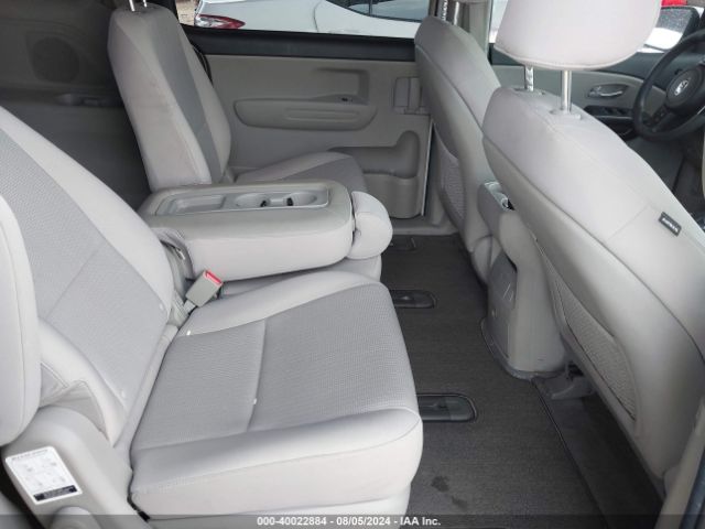 KNDMB5C17K6552494 KIA SEDONA LX