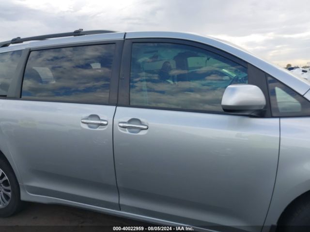 5TDYZ3DC4LS071105 Toyota SIENNA XLE