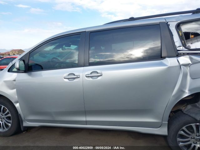 5TDYZ3DC4LS071105 Toyota SIENNA XLE