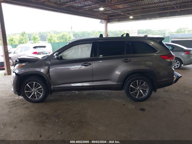 Toyota Highlander Xle 2017 5TDJZRFH3HS399247 Image 13