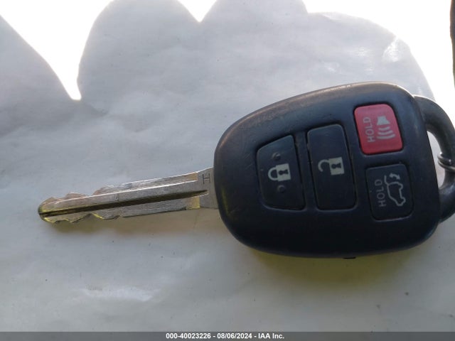 Toyota Rav4 Xle 2016 JTMWFREV9GJ067010 Image 11