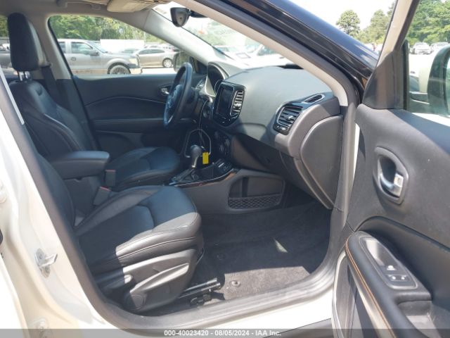 3C4NJCCBXJT181503 Jeep Compass Limited Fwd
