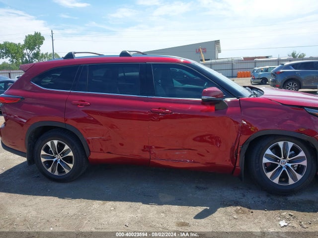Toyota Highlander Xle 2021 5TDGZRAHXMS527995 Image 13
