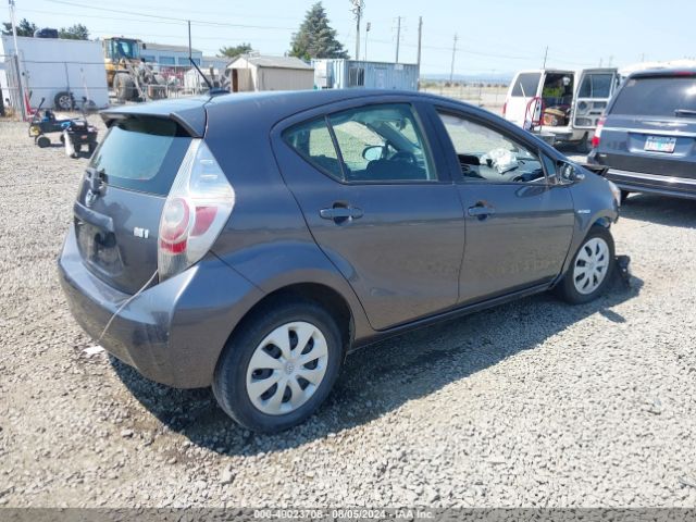 JTDKDTB36E1563870 Toyota Prius C Three