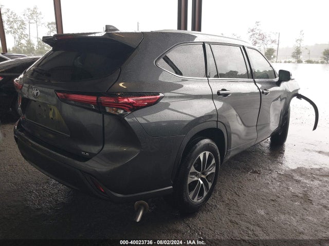 Toyota Highlander Xle 2022 5TDGZRAH8NS547972 Image 4