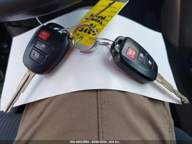 Toyota RAV4 LE 2018 2T3BFREV0JW718452 Image 11