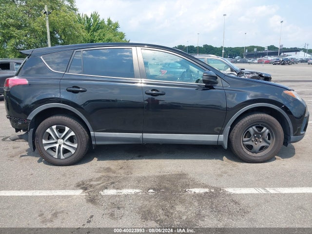 Toyota RAV4 LE 2018 2T3BFREV0JW718452 Image 13
