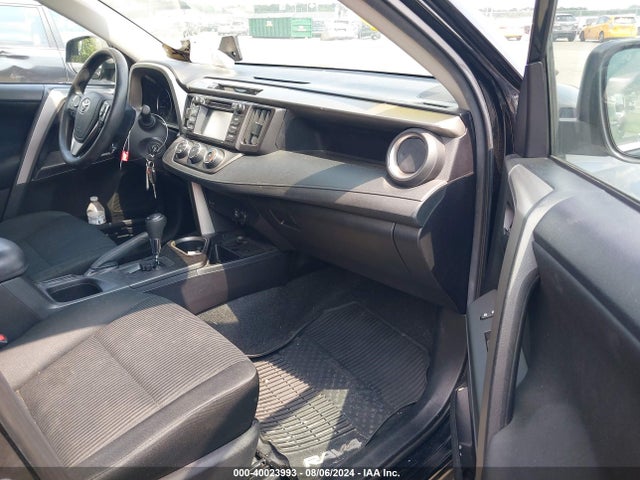 Toyota RAV4 LE 2018 2T3BFREV0JW718452 Image 5