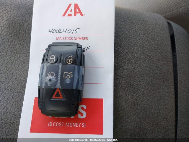 2011 JAGUAR XF SAJWA0GB5BLR90497 Photo 10