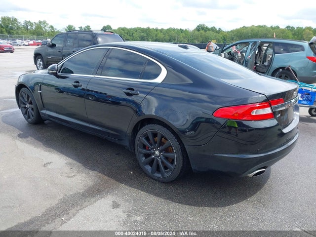 2011 JAGUAR XF SAJWA0GB5BLR90497 Photo 2