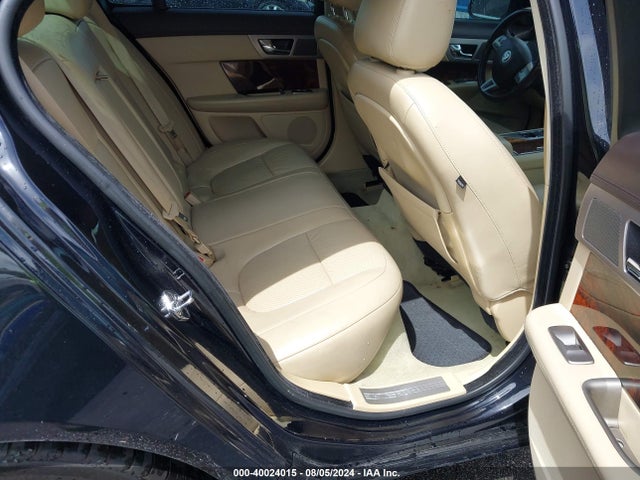 2011 JAGUAR XF SAJWA0GB5BLR90497 Photo 7