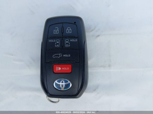 5TDZSKFC4NS064156 Toyota Sienna Limited