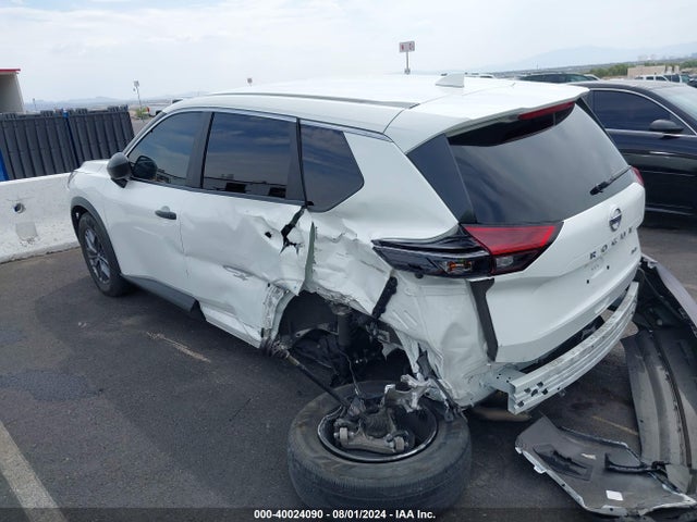 5N1AT3AB3MC733401 Nissan Rogue S Intelligent Awd