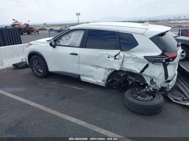 5N1AT3AB3MC733401 Nissan Rogue S Intelligent Awd