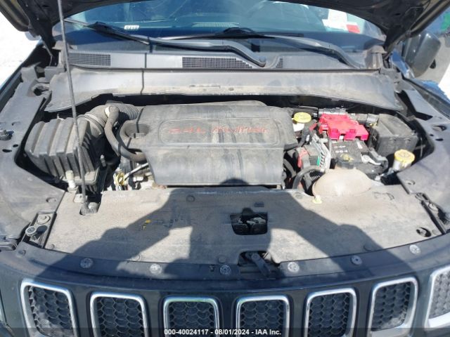 3C4NJDBB8KT647227 Jeep Compass Latitude 4x4