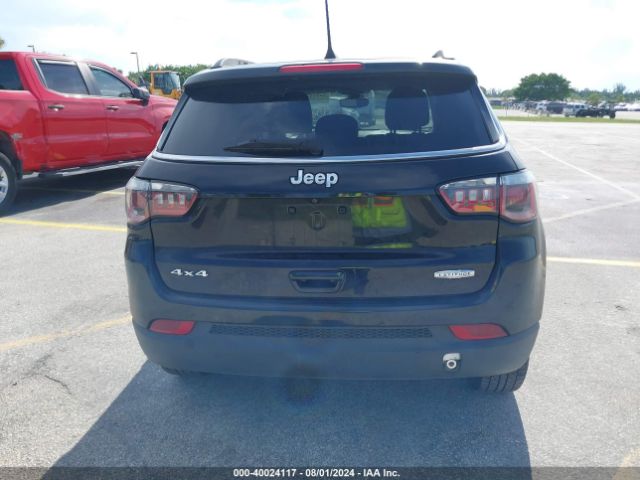 3C4NJDBB8KT647227 Jeep Compass Latitude 4x4