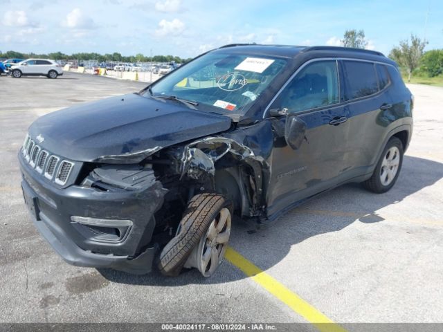 3C4NJDBB8KT647227 Jeep Compass Latitude 4x4