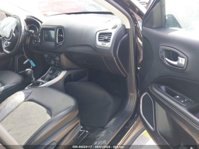 3C4NJDBB8KT647227 Jeep Compass Latitude 4x4