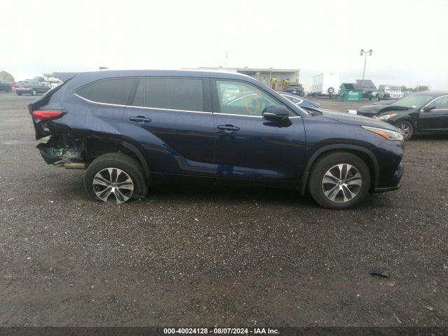 Toyota Highlander Xle 2021 5TDHZRBH3MS105845 Image 13