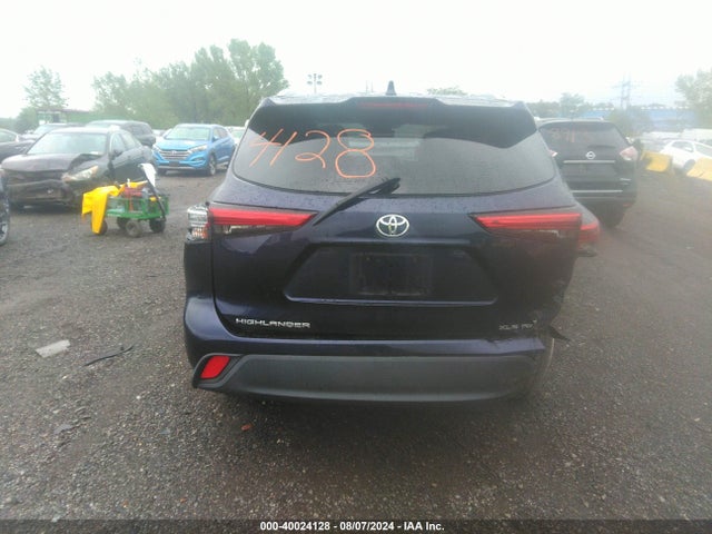 Toyota Highlander Xle 2021 5TDHZRBH3MS105845 Image 18