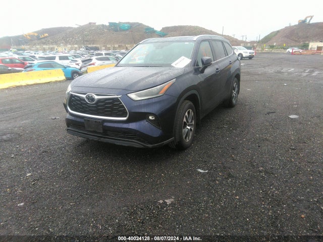 Toyota Highlander Xle 2021 5TDHZRBH3MS105845 Image 2