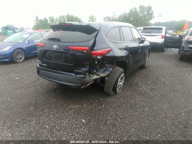 Toyota Highlander Xle 2021 5TDHZRBH3MS105845 Image 4