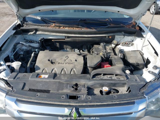 JA4AZ3A31FZ003119 Mitsubishi Outlander Se