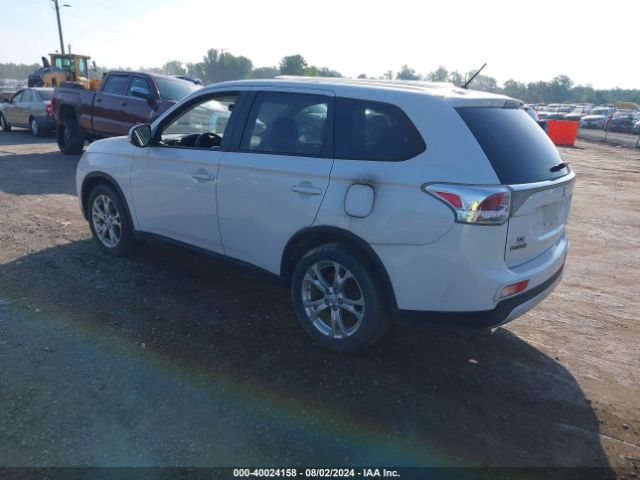 JA4AZ3A31FZ003119 Mitsubishi Outlander Se