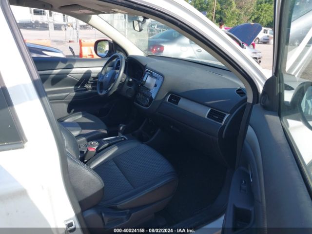 JA4AZ3A31FZ003119 Mitsubishi Outlander Se