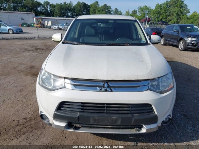 JA4AZ3A31FZ003119 Mitsubishi Outlander Se