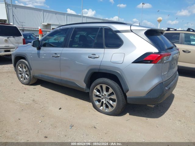 2T3C1RFVXMC098233 Toyota Rav4 Xle Premium