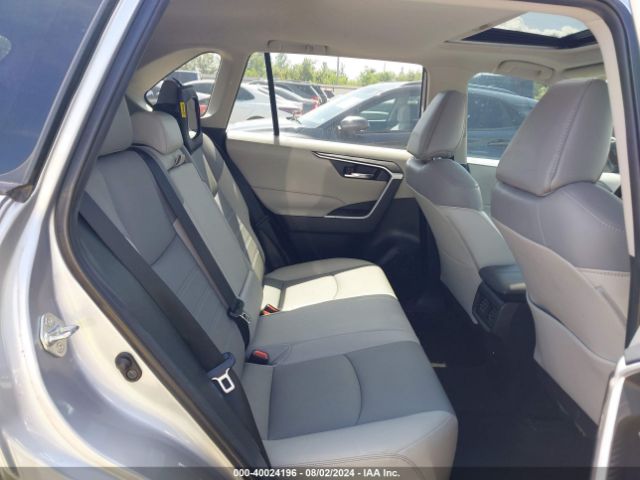 2T3C1RFVXMC098233 Toyota Rav4 Xle Premium