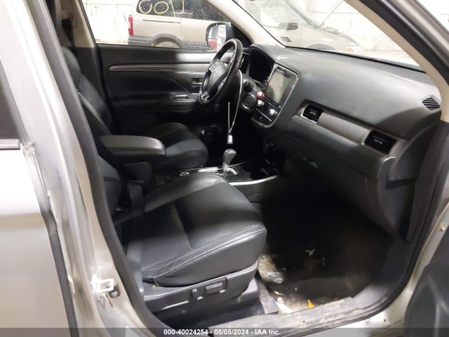 2020 MITSUBISHI OUTLANDER JA4AZ3A33LJ000328 Photo 4
