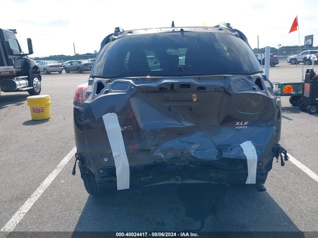 Toyota Rav4 Xle 2018 2T3RFREV0JW814452 Image 16