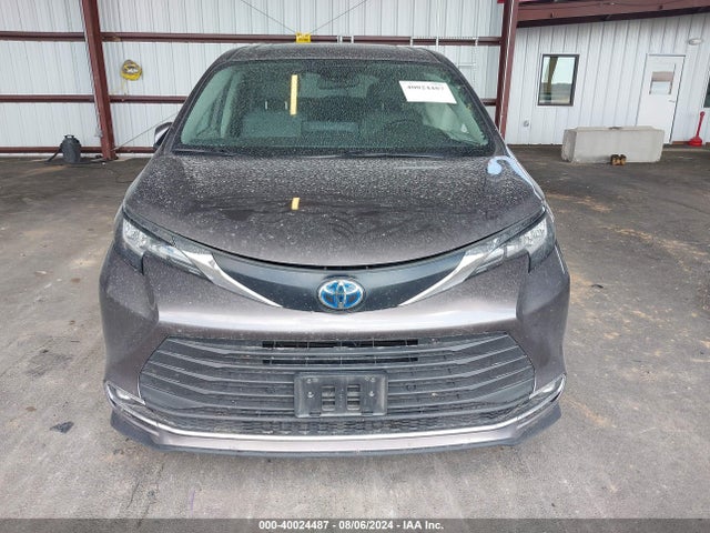 5TDYSKFC4MS025738 Toyota SIENNA XLE
