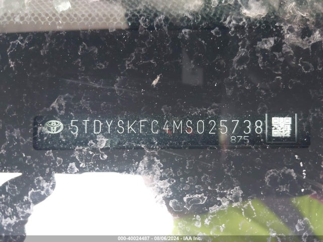 5TDYSKFC4MS025738 Toyota SIENNA XLE