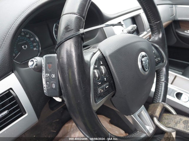 2013 JAGUAR XF SAJWA0ES8DPS65216 Photo 10