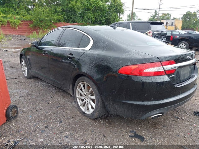 2013 JAGUAR XF SAJWA0ES8DPS65216 Photo 2