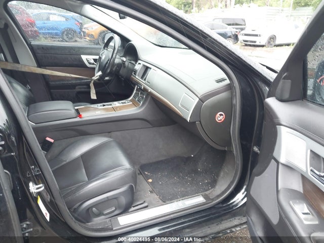 2013 JAGUAR XF SAJWA0ES8DPS65216 Photo 4