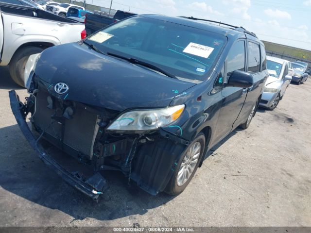 5TDYK3DC9FS682594 Toyota Sienna Xle 8 Passenger