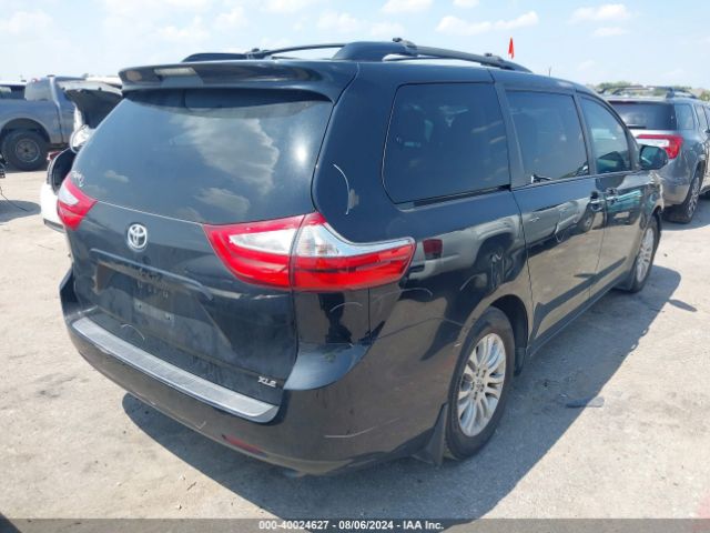 5TDYK3DC9FS682594 Toyota Sienna Xle 8 Passenger