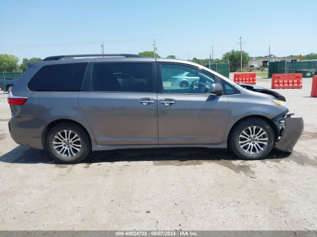 5TDYZ3DCXJS944885 Toyota Sienna Xle Premium 8 Passenger