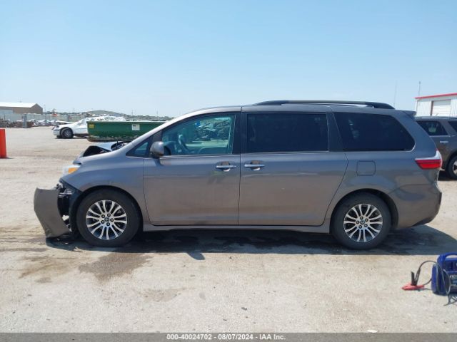 5TDYZ3DCXJS944885 Toyota Sienna Xle Premium 8 Passenger