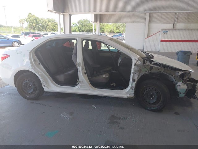 Toyota COROLLA LE 2018 5YFBURHE0JP837565 Image 14