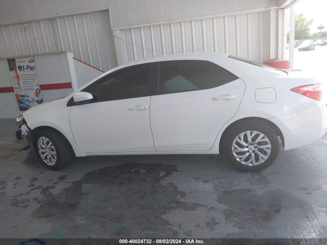 Toyota COROLLA LE 2018 5YFBURHE0JP837565 Image 15