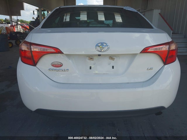 Toyota COROLLA LE 2018 5YFBURHE0JP837565 Image 17