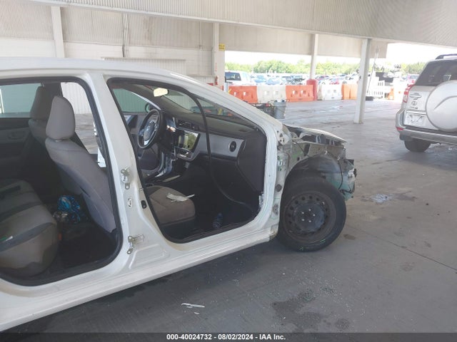 Toyota COROLLA LE 2018 5YFBURHE0JP837565 Image 6