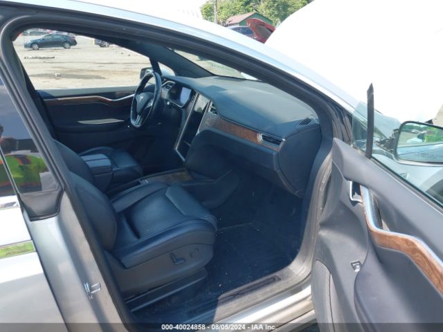 5YJXCDE23HF067843 Tesla Model X 100d/75d/90d