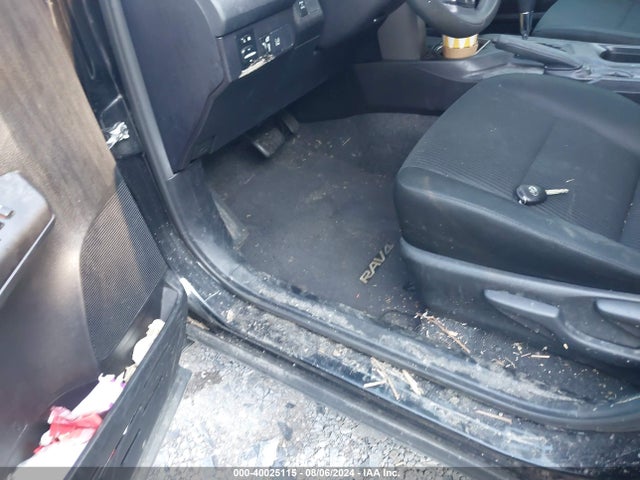 Toyota RAV4 LE 2017 2T3BFREV1HW553294 Image 6